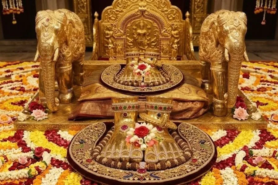 Pratyaksha Pada Puja